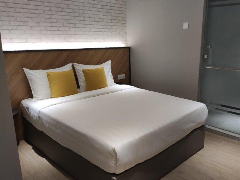 Hotel 99 Seri Kembangan Serdang Экстерьер фото