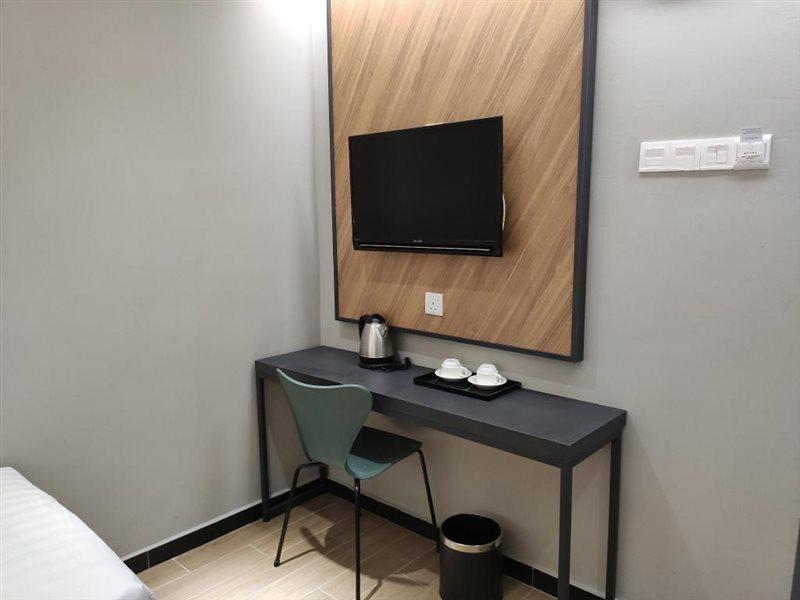 Hotel 99 Seri Kembangan Serdang Экстерьер фото