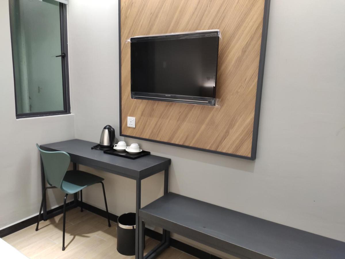Hotel 99 Seri Kembangan Serdang Экстерьер фото
