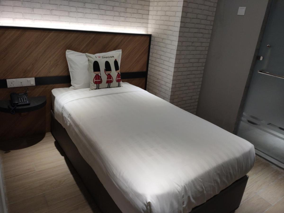Hotel 99 Seri Kembangan Serdang Экстерьер фото