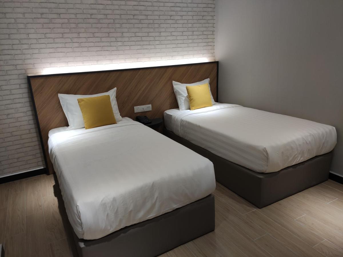 Hotel 99 Seri Kembangan Serdang Экстерьер фото